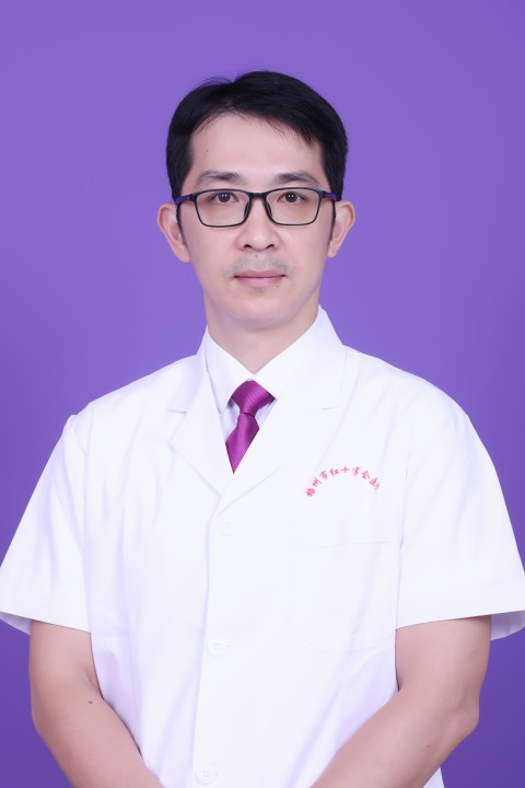 黄俊
